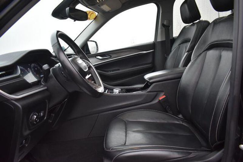 Used 2021 Jeep Grand-Cherokee-L LimitedImage 30