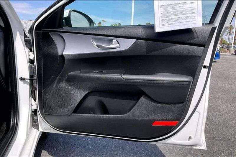 Used 2023 Kia Forte LXSImage 23