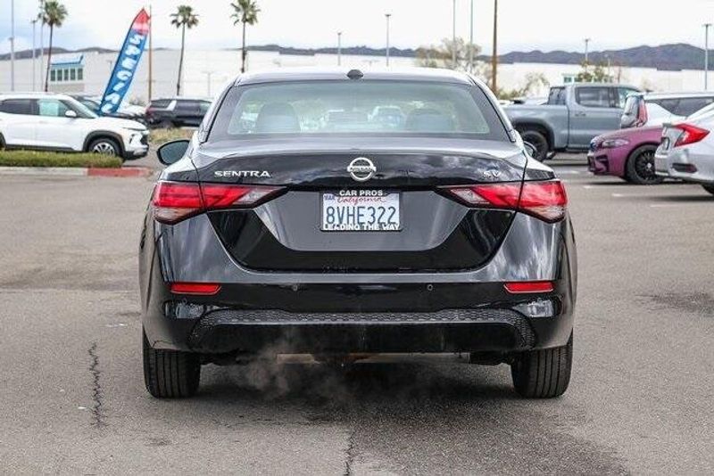 2021 Nissan Sentra SVImage 9