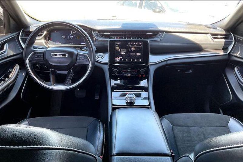 Used 2021 Jeep Grand Cherokee L AltitudeImage 15