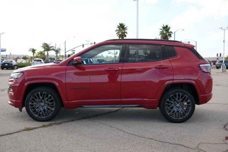 Used 2023 Jeep Compass LimitedImage 4