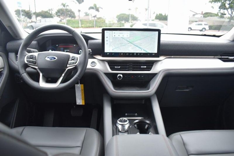New 2025 Ford Explorer ActiveImage 12