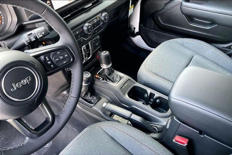 New 2026 Jeep Wrangler 4-door Sport SImage 7