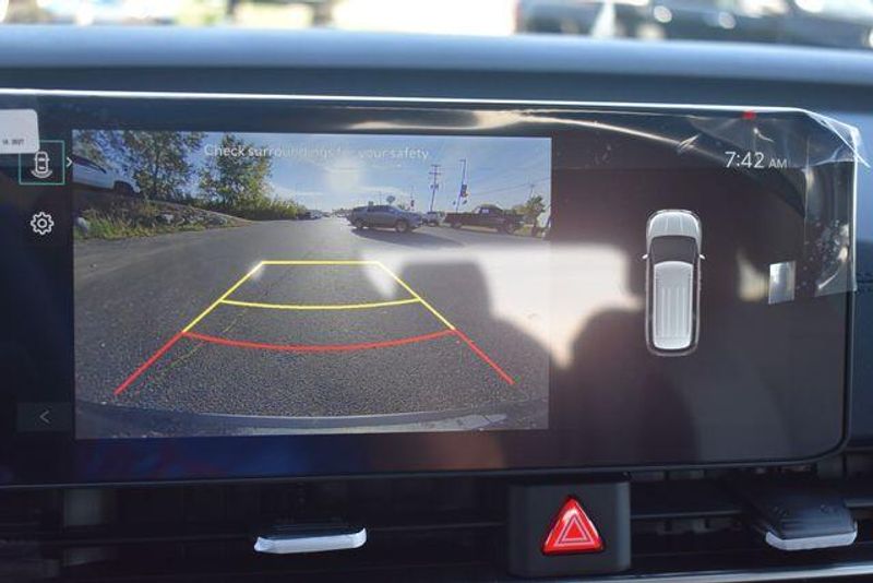 New 2026 Kia Carnival Hybrid EXImage 33