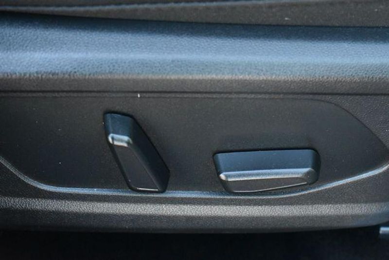 Used 2022 Hyundai Tucson Hybrid LimitedImage 12