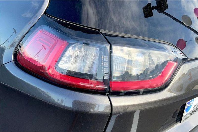 Used 2019 Jeep Cherokee TrailhawkImage 28