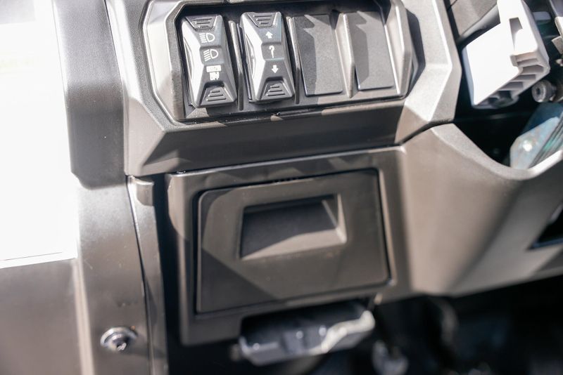 NEW 2026 CAN-AM DEFENDER MAX LIMITED CAB HD11 Image 15