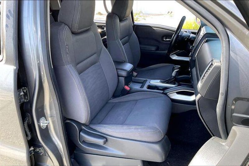 Used 2023 Nissan Frontier SVImage 6