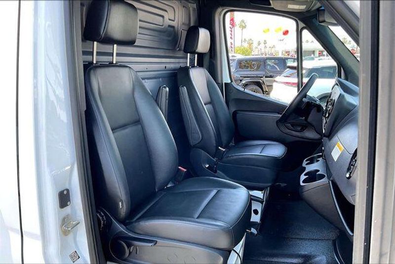 Used 2025 Mercedes-Benz Sprinter 2500 Crew 144 WBImage 5