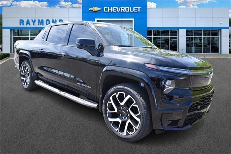 2024 Chevrolet Silverado EV RSTImage 10