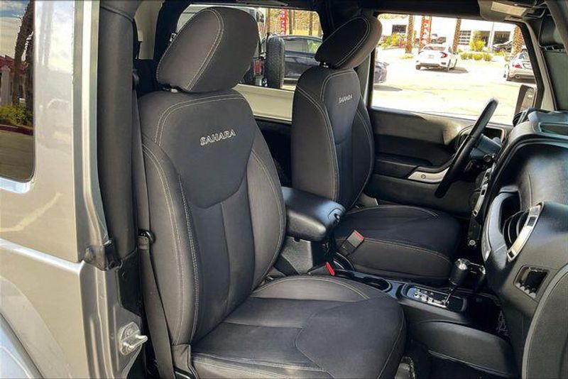 Used 2018 Jeep Wrangler JK SaharaImage 6