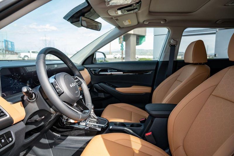 New 2026 Kia Seltos EXImage 11