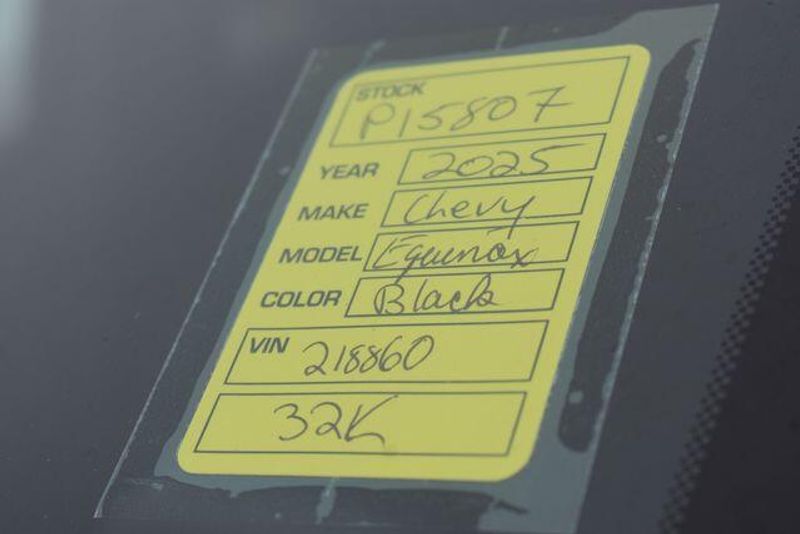 Used 2025 Chevrolet Equinox LTImage 14