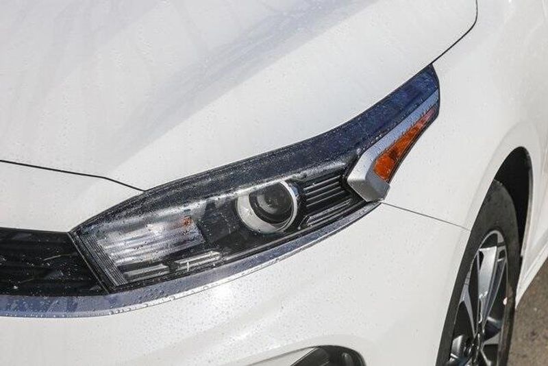 2024 Kia Forte LXSImage 6