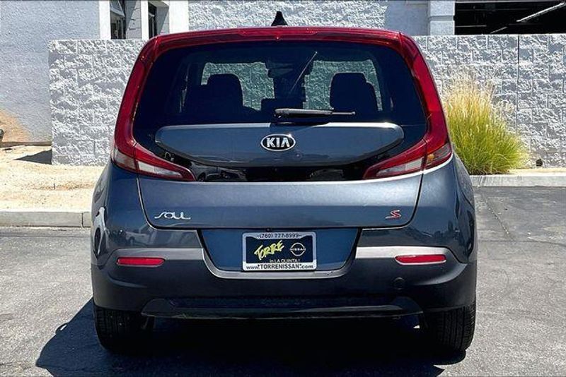 Used 2021 Kia Soul SImage 3