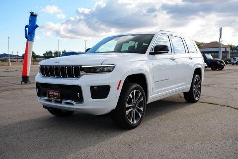 Used 2024 Jeep Grand Cherokee L OverlandImage 3