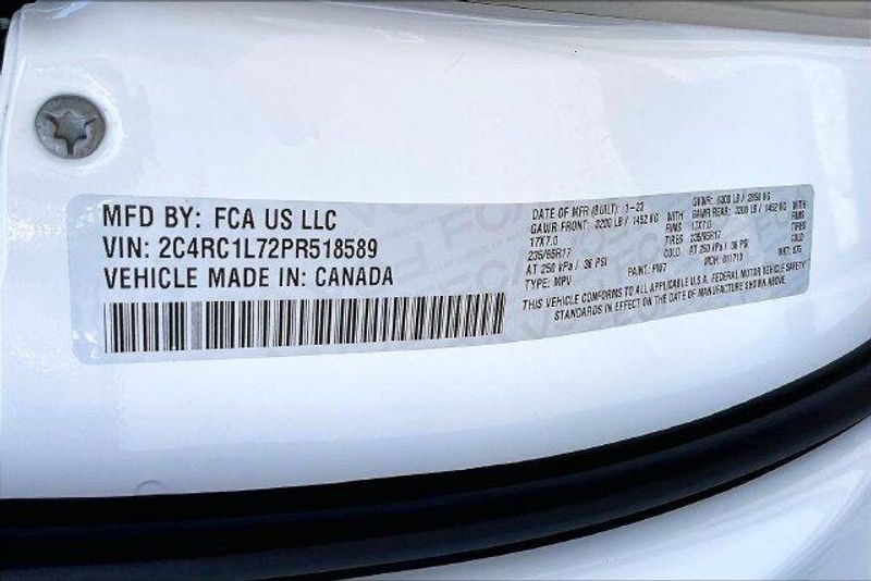 Used 2023 Chrysler Pacifica Hybrid Touring LImage 33