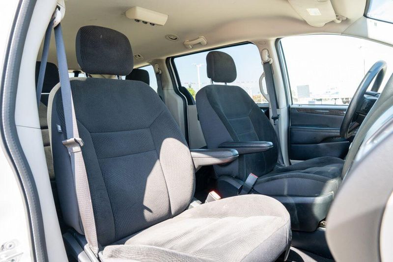 Used 2018 Dodge Grand Caravan SEImage 24