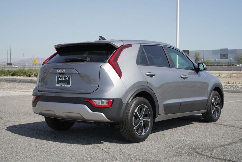 New 2026 Kia Niro EXImage 7