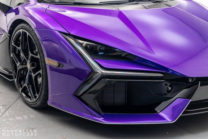 2024 Lamborghini Revuelto BaseImage 10