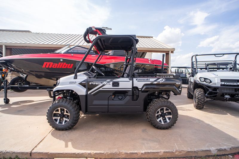 2024 KAWASAKI MULE PROMX SE GALAXY SILVER in a SILVER exterior color. Family PowerSports (877) 886-1997 familypowersports.com 