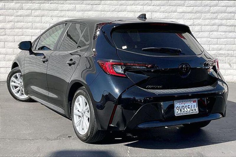 Used 2025 Toyota Corolla Hatchback SEImage 10