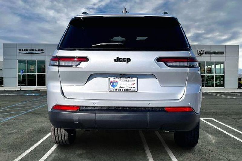New 2025 Jeep Grand Cherokee L Altitude 4x2Image 3