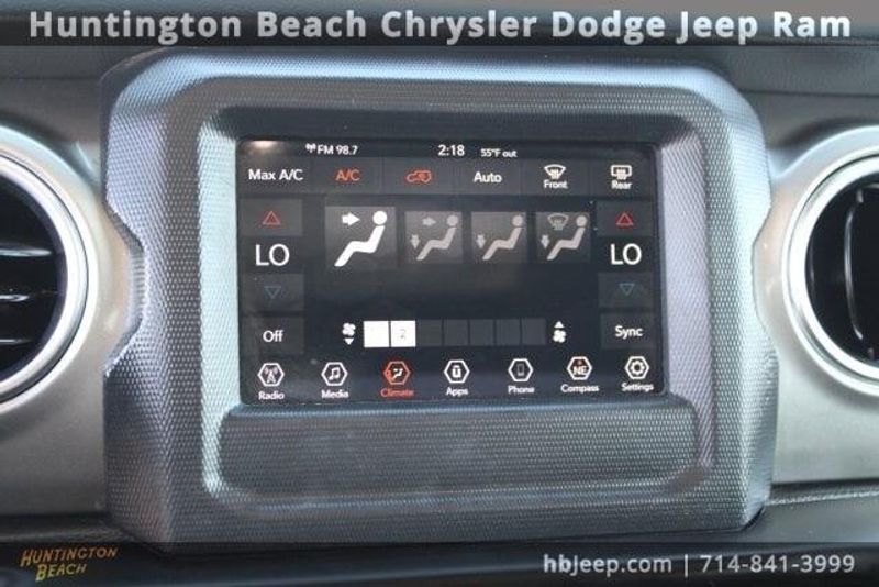 2020 Jeep Wrangler Unlimited SaharaImage 27