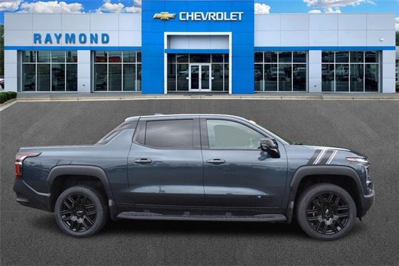 New 2026 Chevrolet Silverado EV LTImage 2