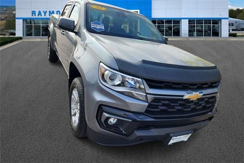 2022 Chevrolet Colorado LTImage 2