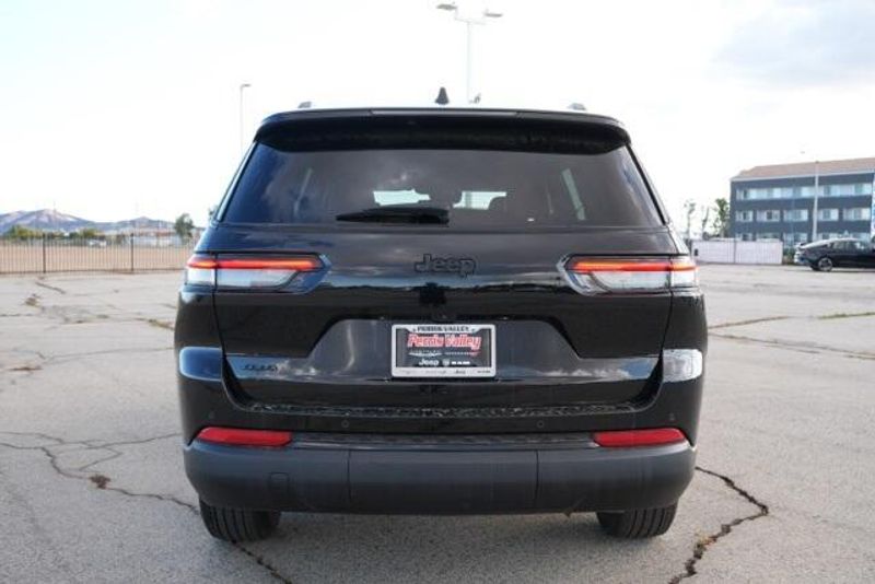 Used 2024 Jeep Grand Cherokee L AltitudeImage 6