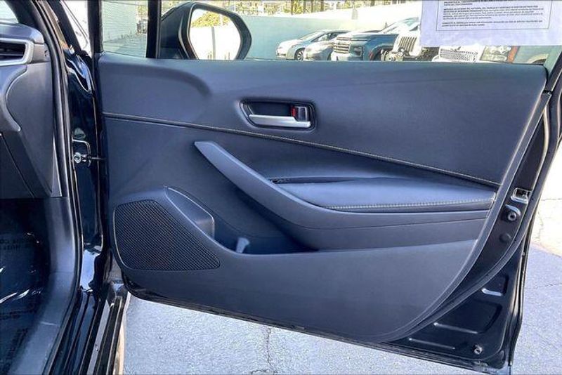 Used 2025 Toyota Corolla Hatchback SEImage 23