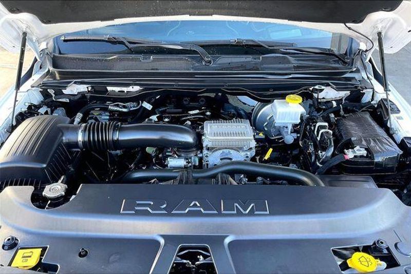 Used 2024 RAM 1500 LimitedImage 9