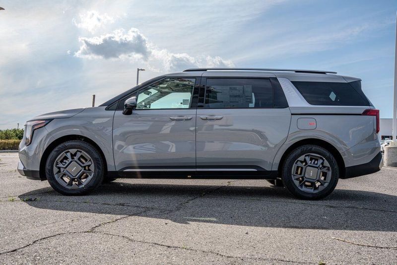 New 2026 Kia Carnival Hybrid SXImage 4