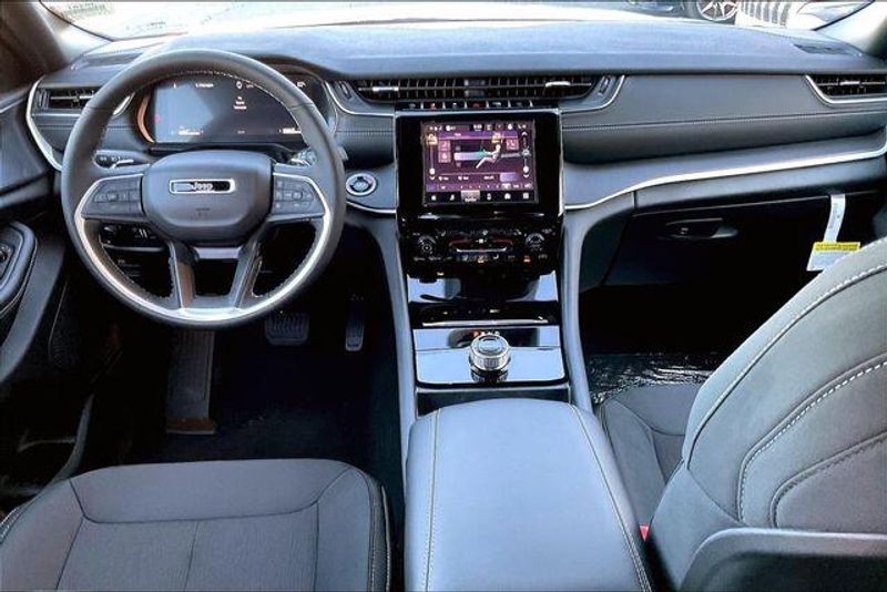 New 2025 Jeep Grand Cherokee L Laredo X 4x2Image 4