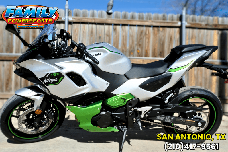 2024 KAWASAKI NINJA 7 HYBRID ABS METALLIC BRIGHT SILVER AND METALLIC MATTE LIME GREEN AND EBONY 