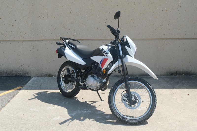 2025 HONDA XR150L WHITE 