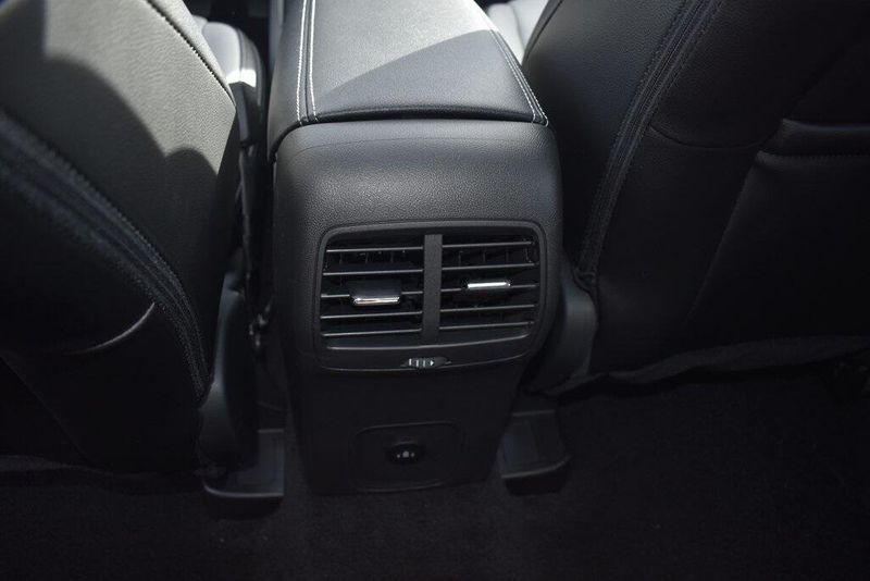 2025 Ford Escape Plug-In Hybrid BaseImage 11