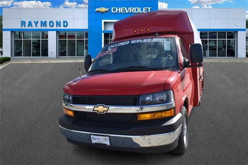 New 2025 Chevrolet Express 3500 Work VanImage 7