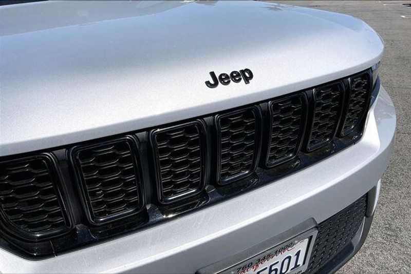 Used 2023 Jeep Grand Cherokee LimitedImage 30