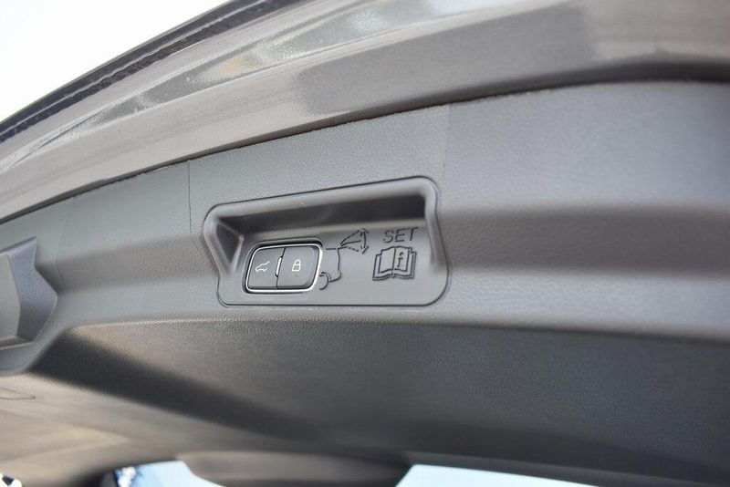 2025 Ford Explorer ST-LineImage 7