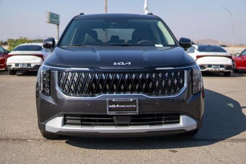 New 2026 Kia Carnival EXImage 2