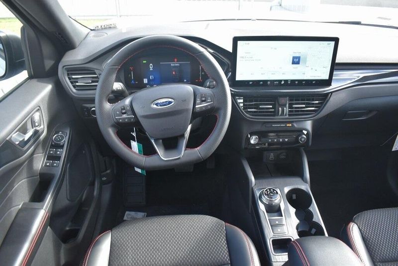 New 2025 Ford Escape ST-LineImage 13