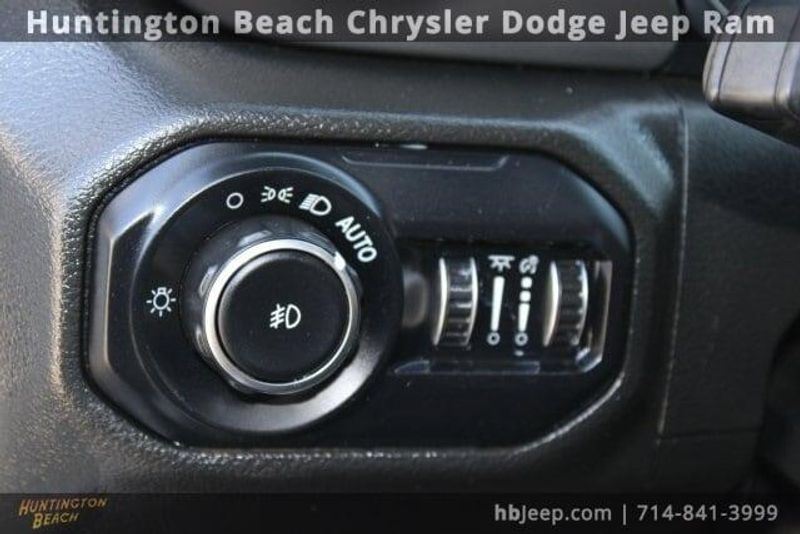 2022 Jeep Wrangler Unlimited WillysImage 13
