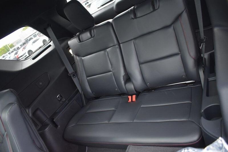 New 2025 Ford Explorer STImage 10