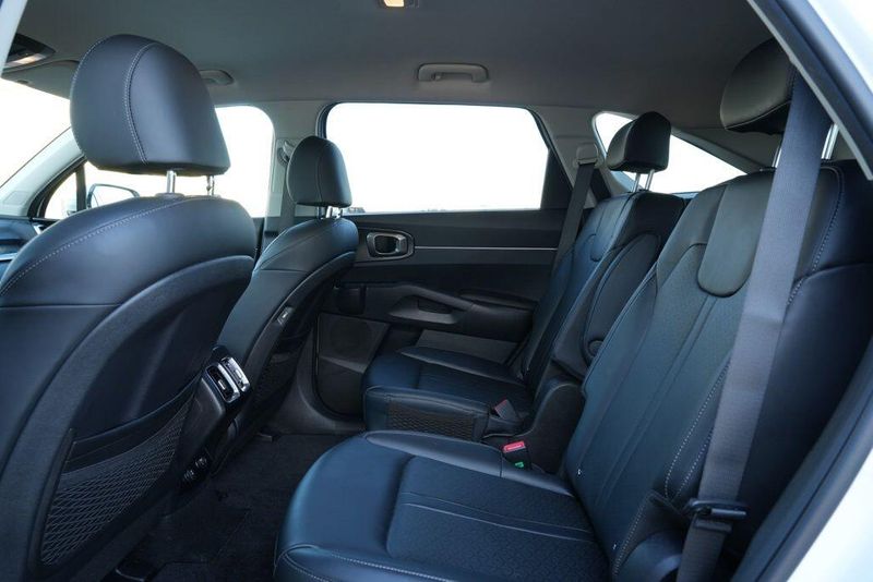 Used 2023 Kia Sorento Hybrid EXImage 14