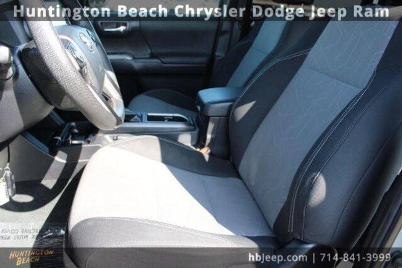 2023 Toyota Tacoma TRD SportImage 38