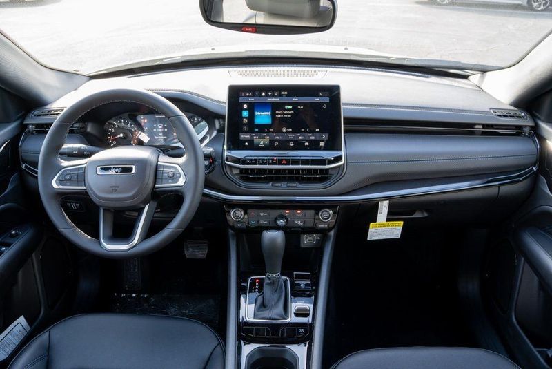 New 2026 Jeep Compass LatitudeImage 16