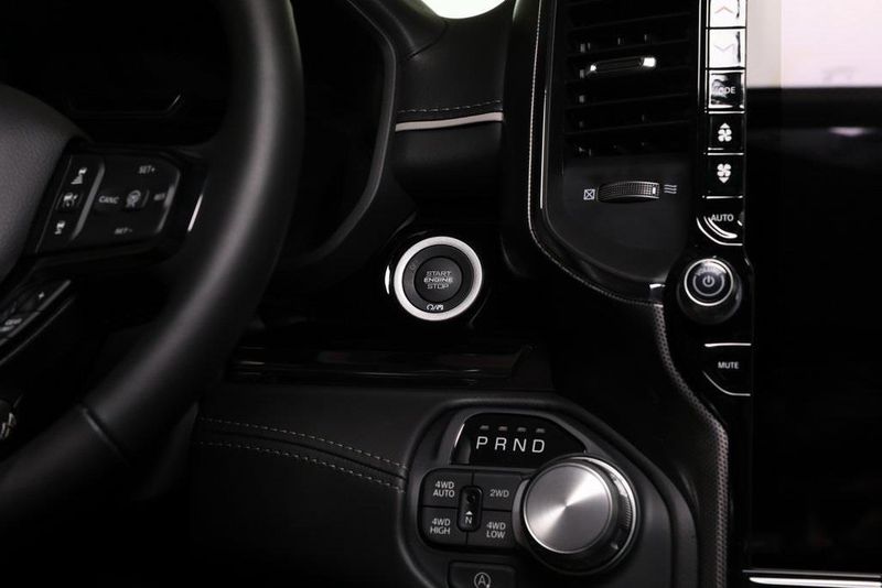 2025 RAM 1500 Limited Crew Cab 4x4 5