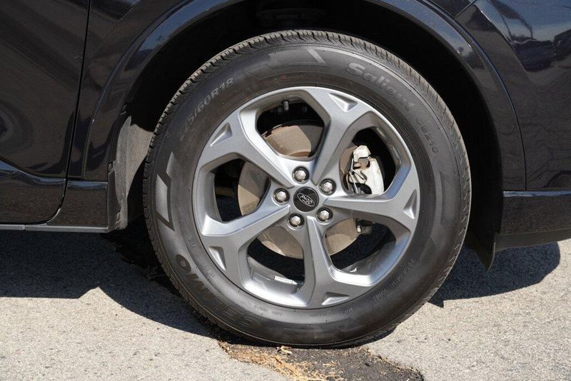 Used 2023 Ford Escape ST-LineImage 9